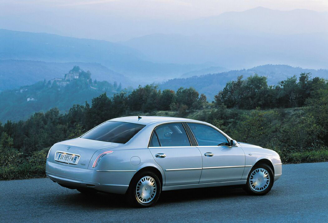 Lancia Thesis 2002 004.jpg